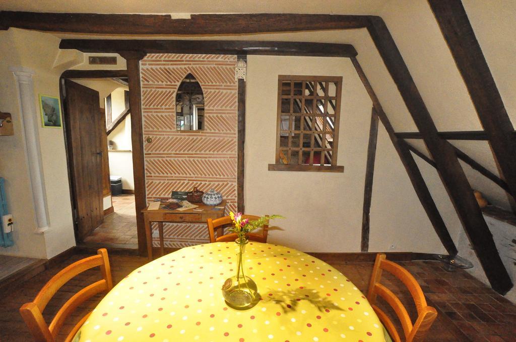 Le Petit Logis De Tinteniac Анже Стая снимка